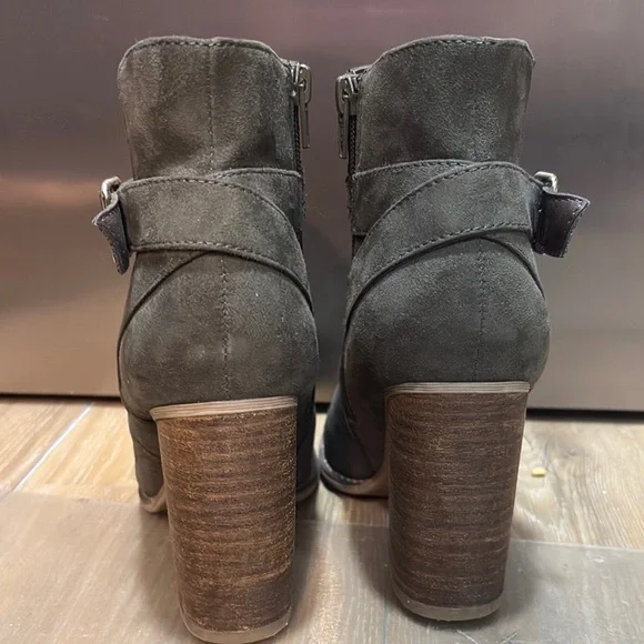 Aldo Stylish Women's Ankle Boots - Picture 5 of 6